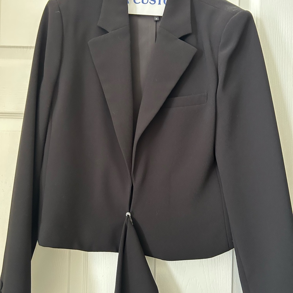 BCBGMaxAzria Black Tailored Cropped Blazer